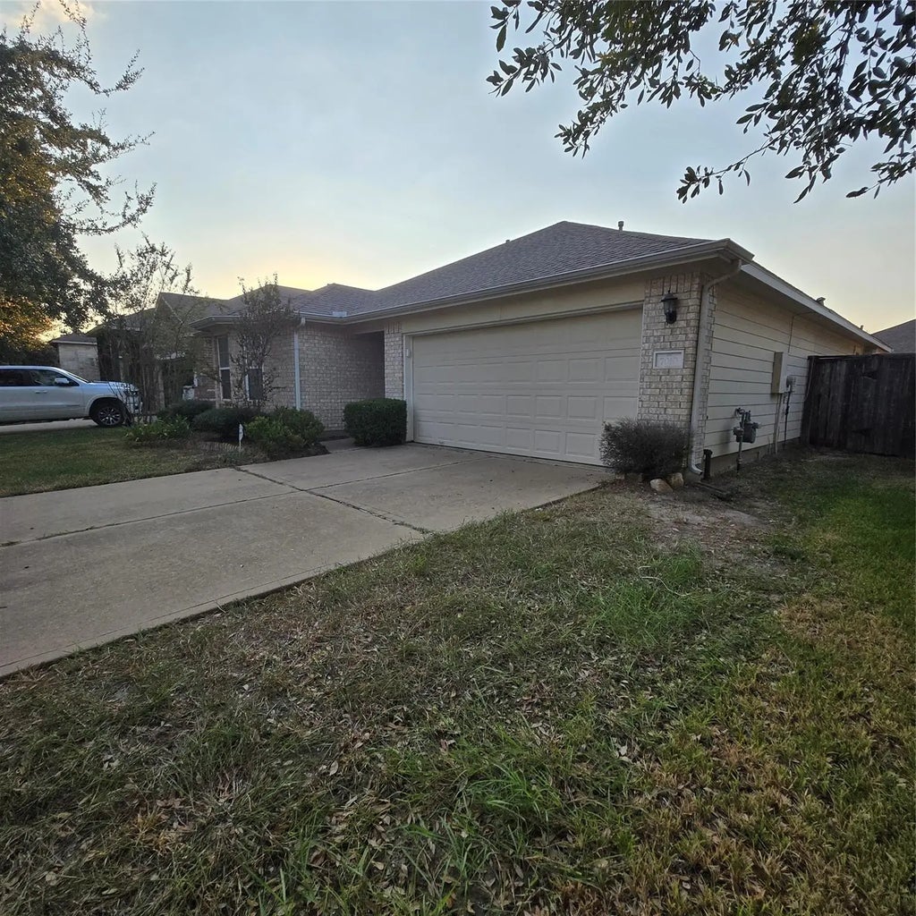 7010 Windy Run Court, Spring