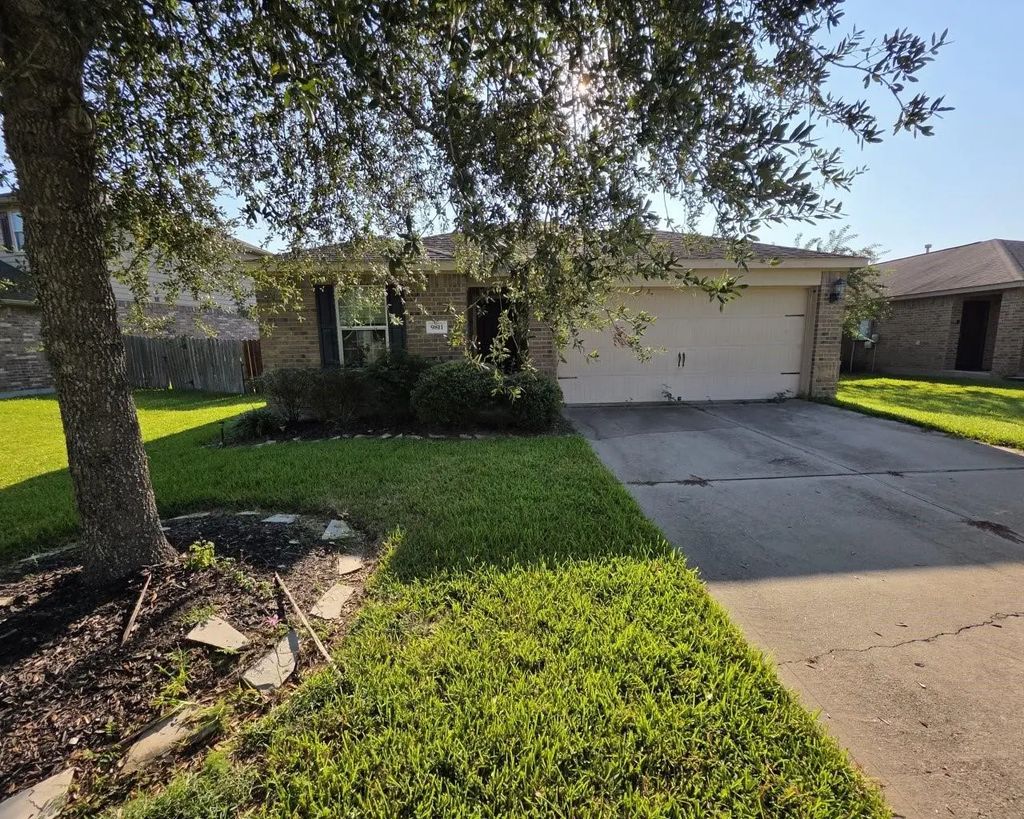 9811 Garnet Falls Drive, Rosharon