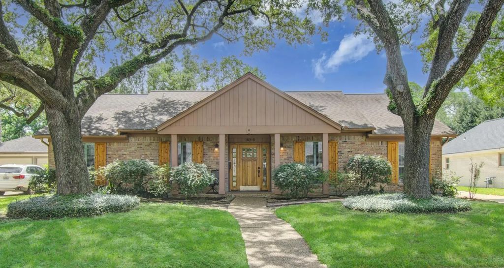 10715 Candlewood Drive, Houston
