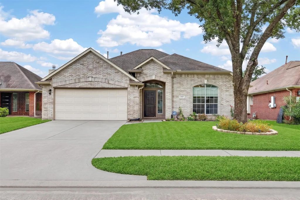 12023 Cyprus Field, Houston