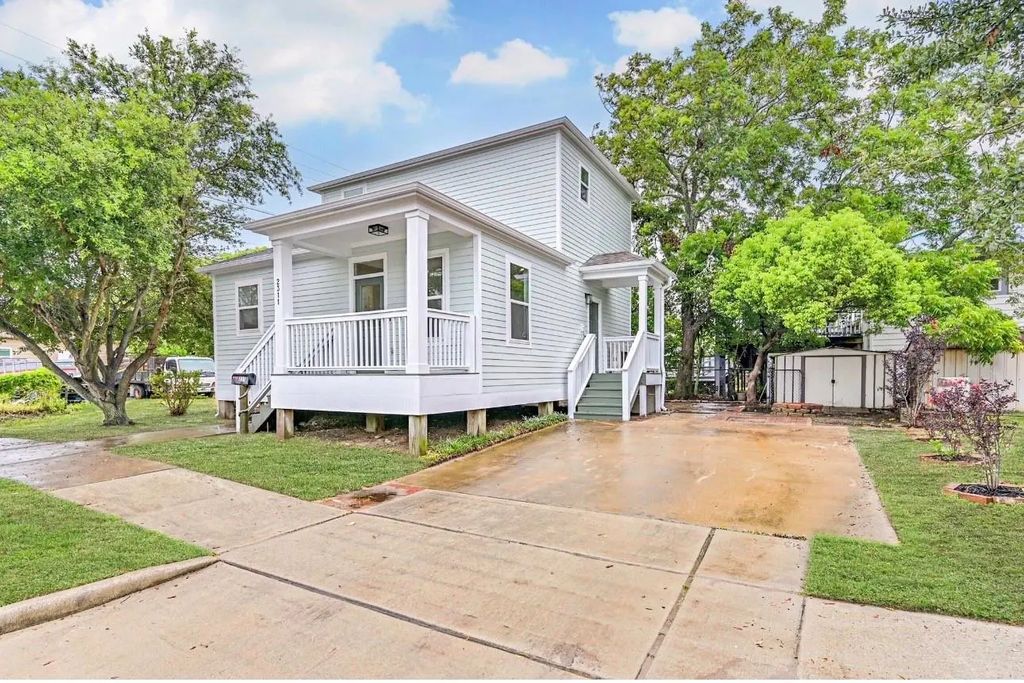 2311 Mary Moody Northern Street, Galveston