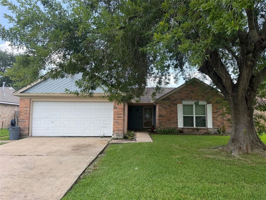9810 Brookview Drive, La Porte