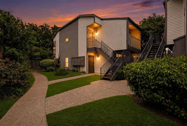 7200 Clarewood Drive 1700, Houston