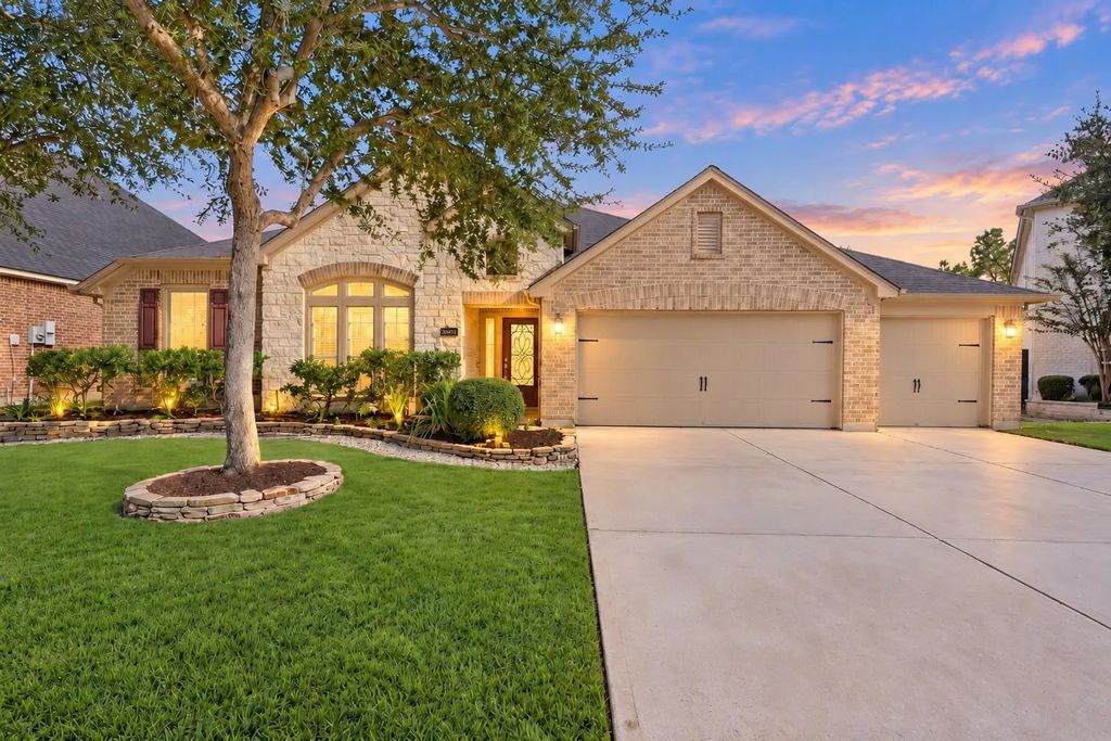 13812 Lakewater Drive, Pearland