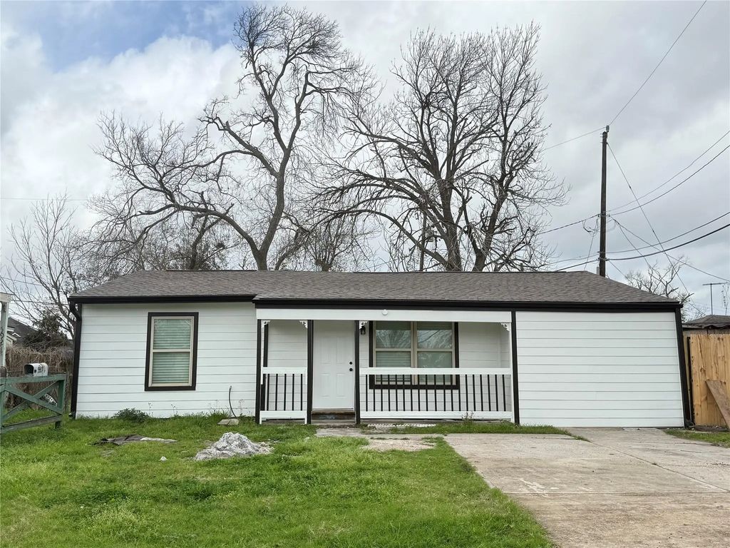 5924 Honeysuckle Drive, Houston