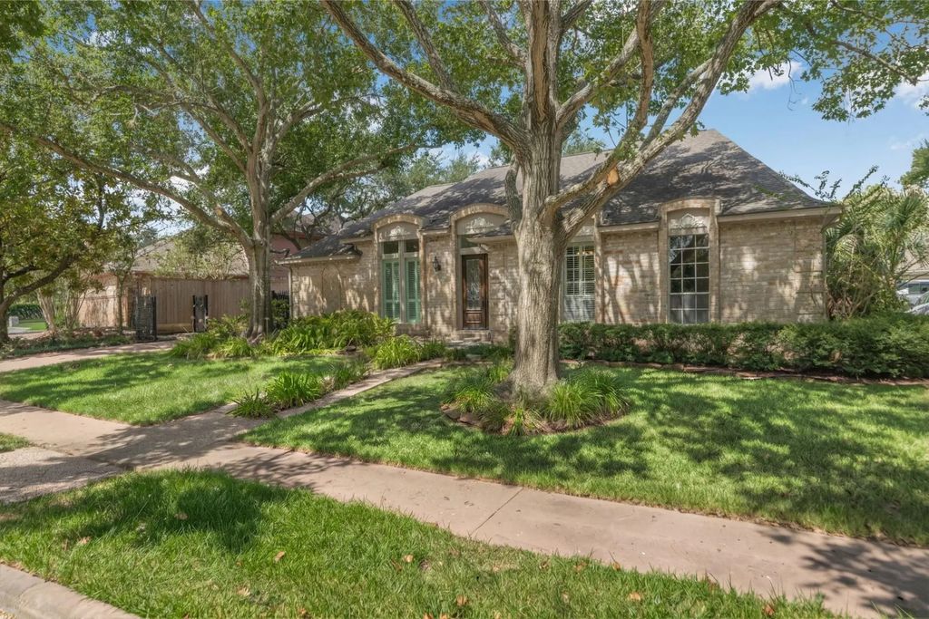 12214 Maple Rock Drive, Houston