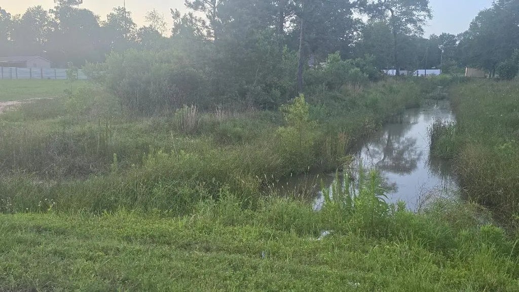 839 County Road 3415, Cleveland