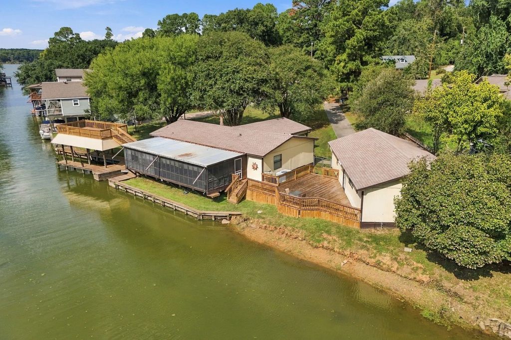 13117 Mariners Court, Willis