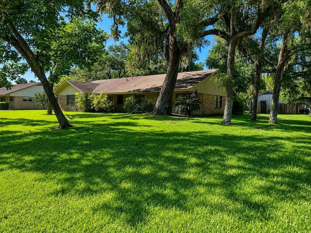 131 Daisy Street, Lake Jackson