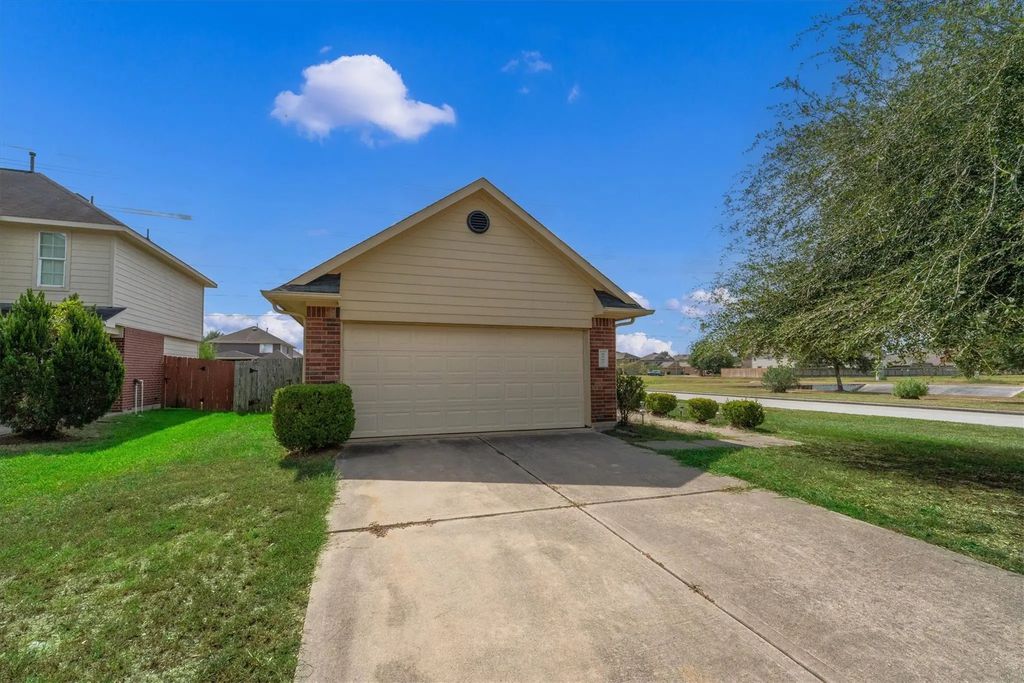 8902 Sweet Blue Jasmine Lane, Humble