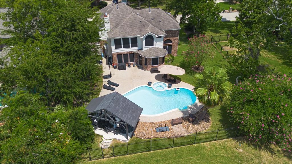 8422 Atascocita Lake Way, Humble