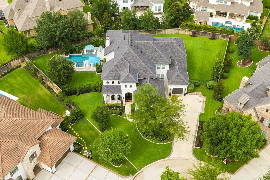 27 Hollyflower Place, Tomball