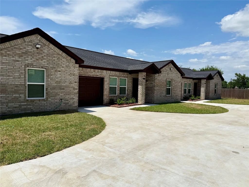 9508 Quaker Court A, Rosharon