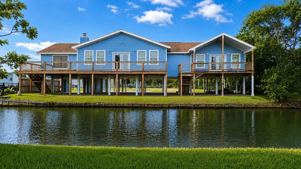 1615 Railroad Avenue, San Leon