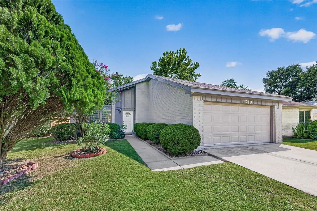 11719 Acadian Drive, Houston