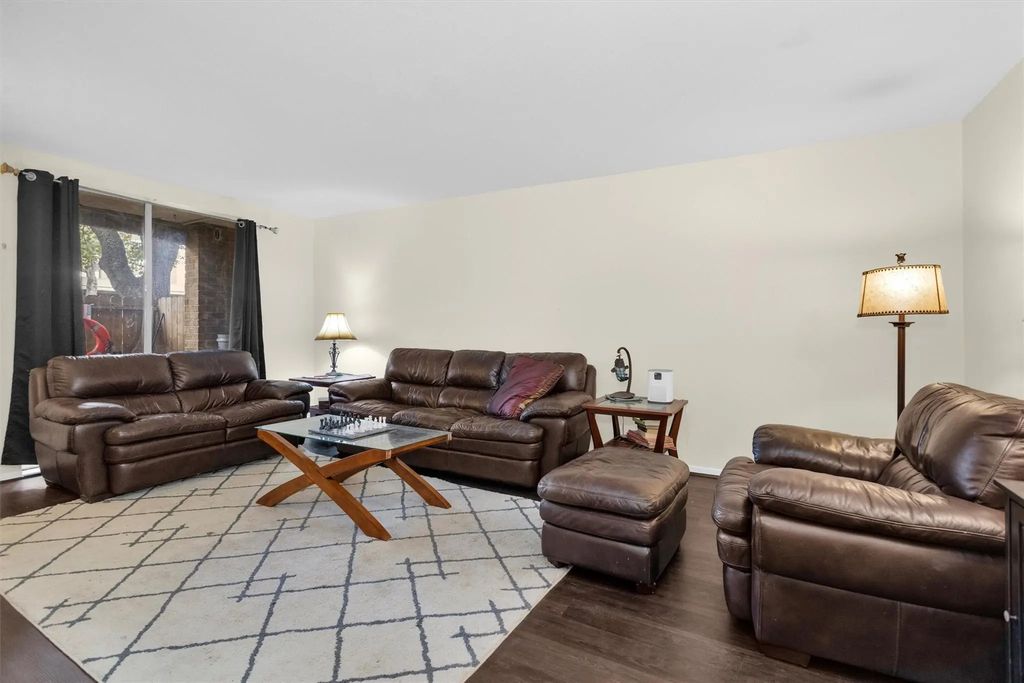 4637 Wild Indigo Street 422, Houston