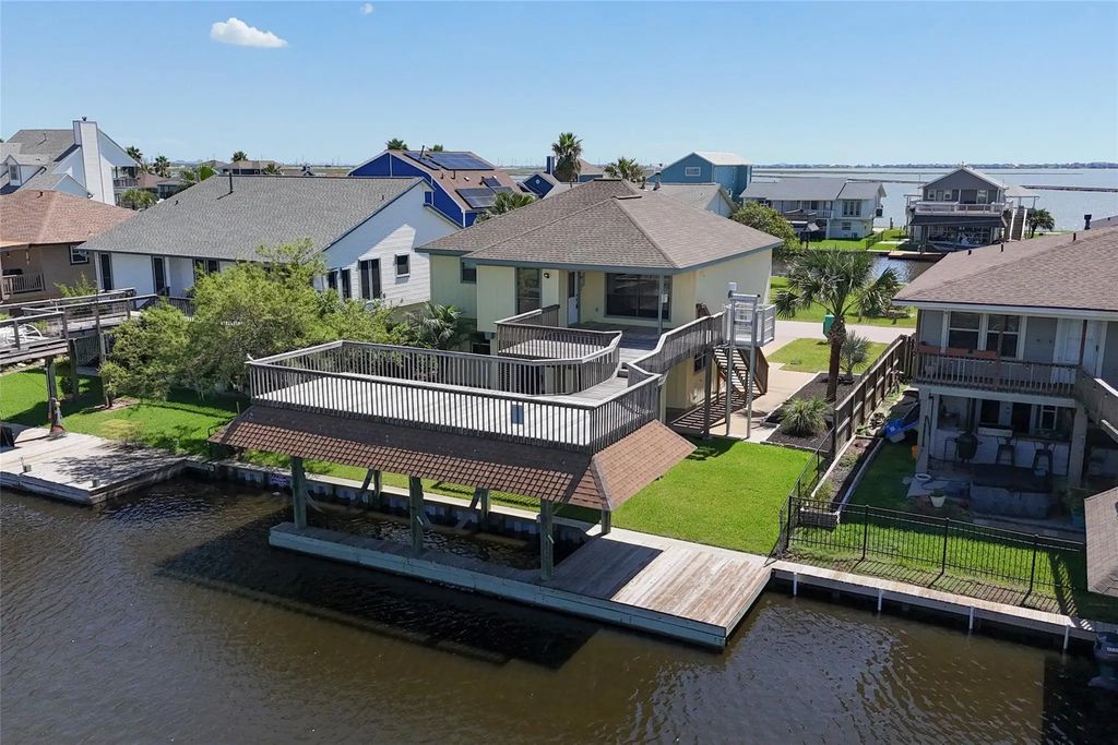 1187 Sailfish Street, Bayou Vista