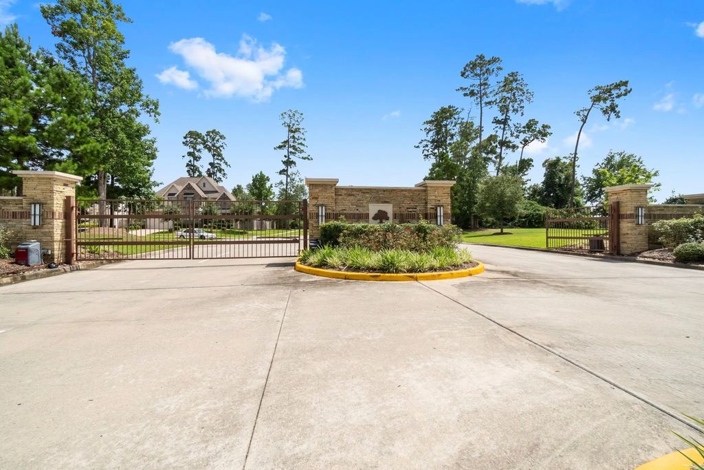 32052 Autumn Orchard Lane, Conroe