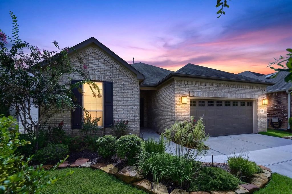 392 Connemara Drive, Spring
