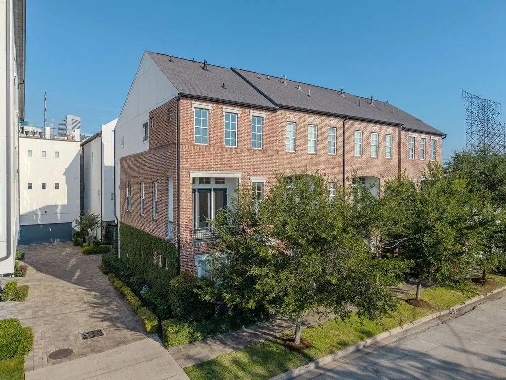 1030 Live Oak Street, Houston