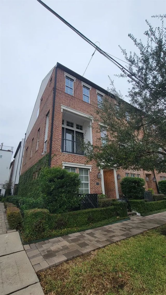 1030 Live Oak Street, Houston