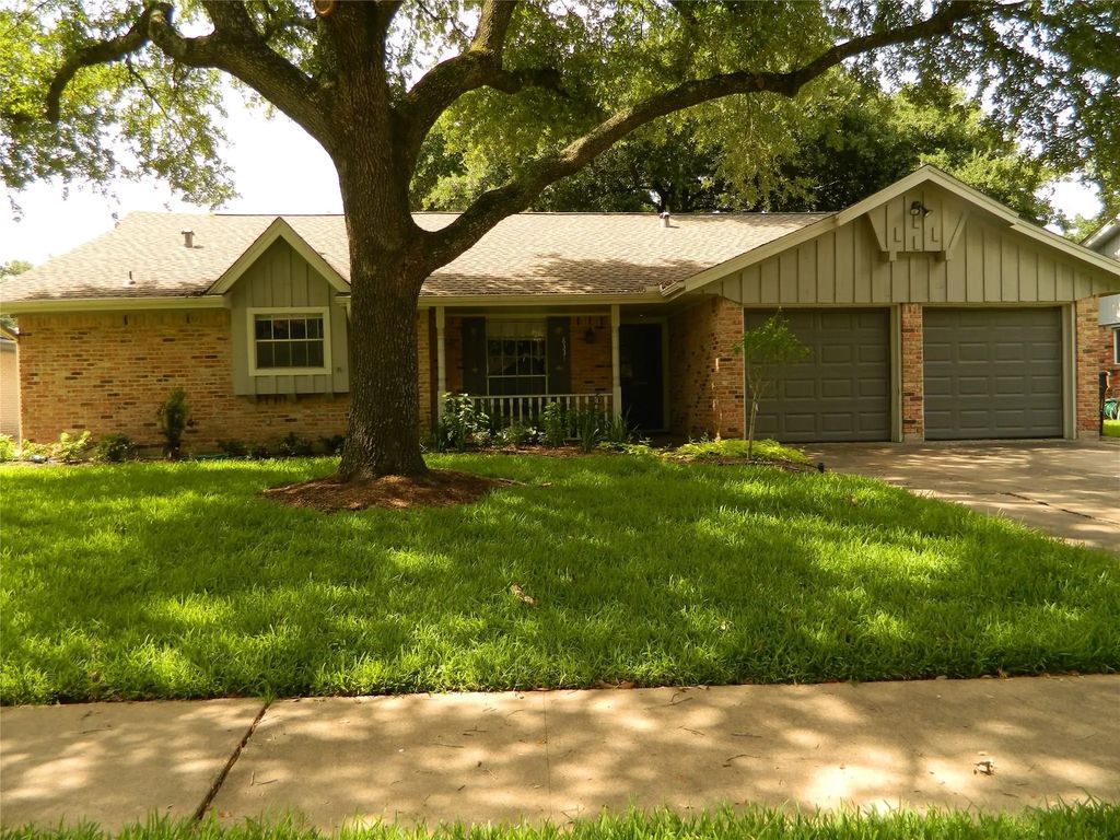 8331 Langdon Lane, Houston