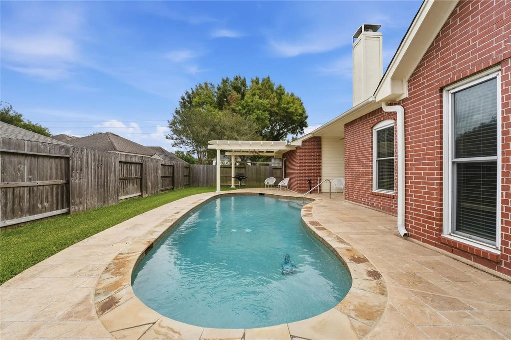 8027 Summer Brook Court, Sugar Land