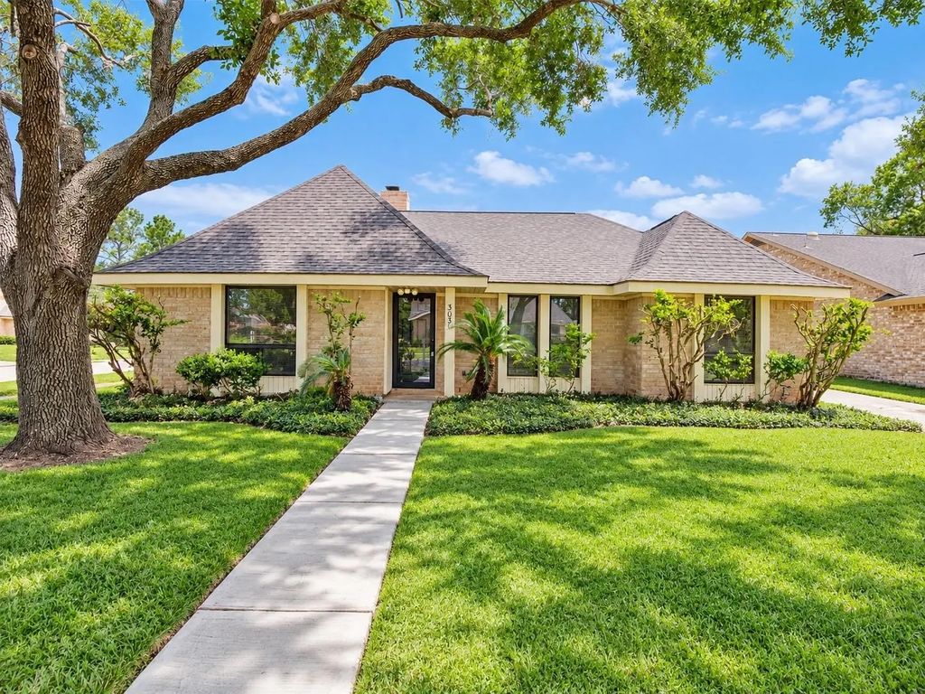 3030 S Blue Meadow Circle, Sugar Land