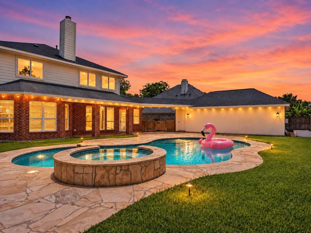 1331 Shady Bend Drive, Sugar Land