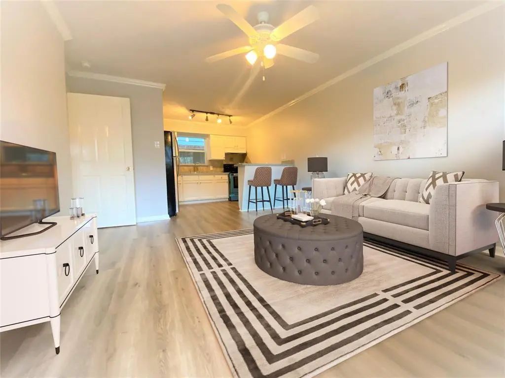 911 Byrne Street 4, Houston