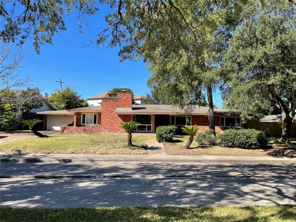 3510 N Braeswood Boulevard, Houston