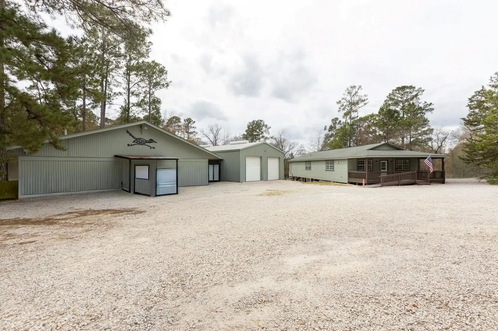 861 State Highway 19, Huntsville