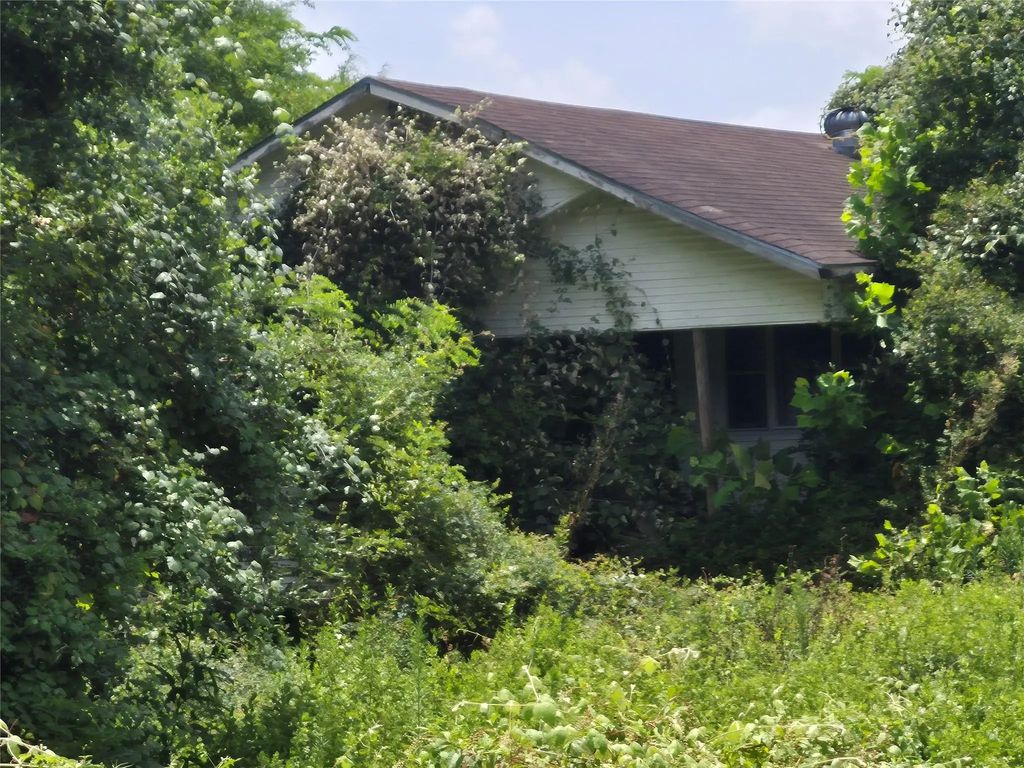37623 Meadowview Drive, Hempstead