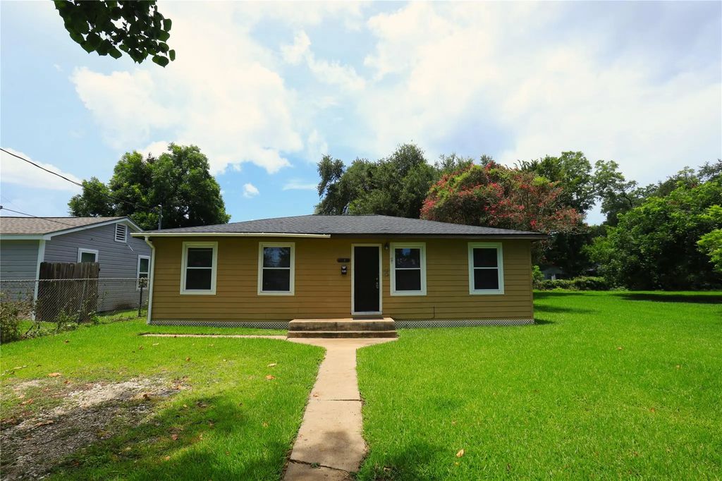 520 Mckee Street, Clute
