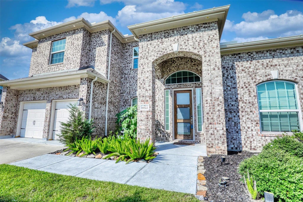 6822 Regal Lakes Drive, Katy