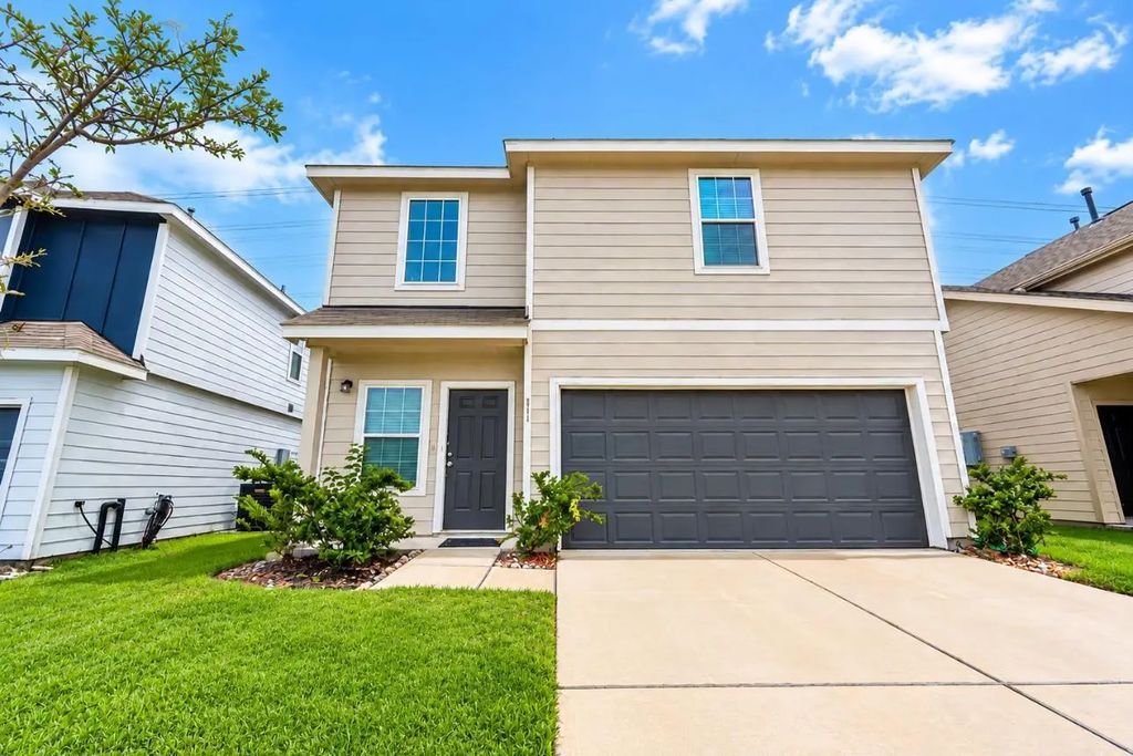 911 Imperial Heights Drive, Houston