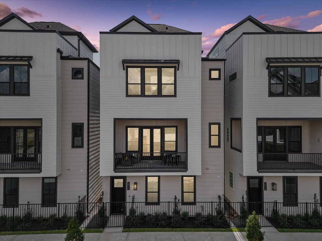 2225 Dennis Street, Houston