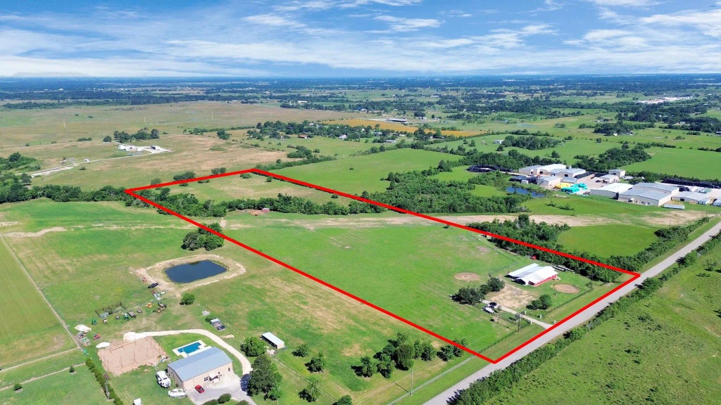 17725 Cochran Road, Hempstead