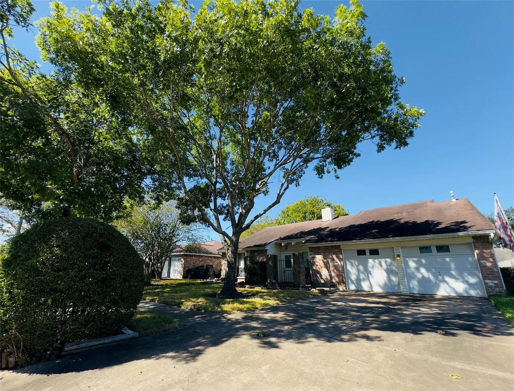 15802 Amapola Drive, Houston