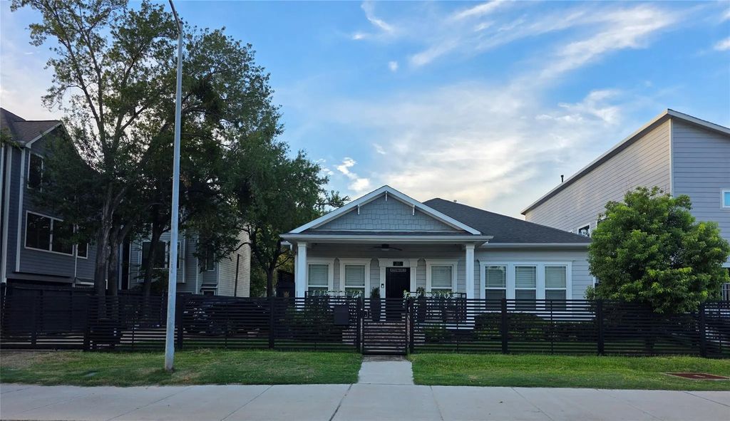 827 And 829 W 19th Street, Houston