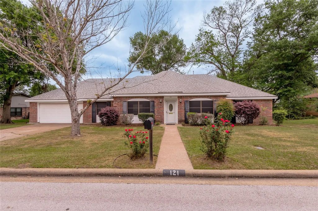 121 Elmwood Street, Huntsville