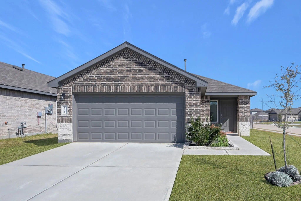 24210 Sandstone Valley Lane, Spring