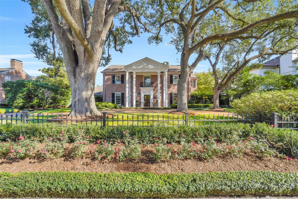 2033 Claremont Lane, Houston