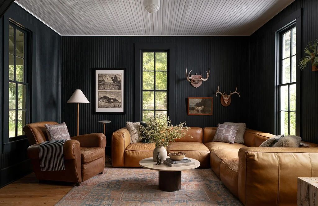 204 W Wantke, Round Top