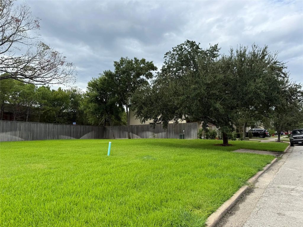 136 White Drive, Bellaire