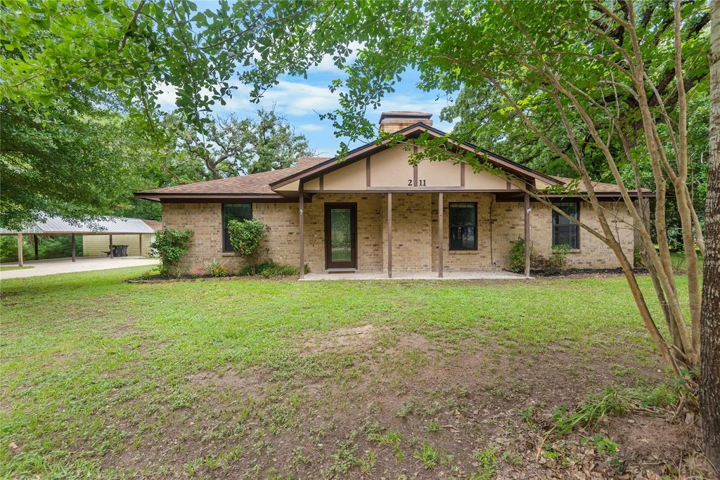211 Brantley Lane, Magnolia