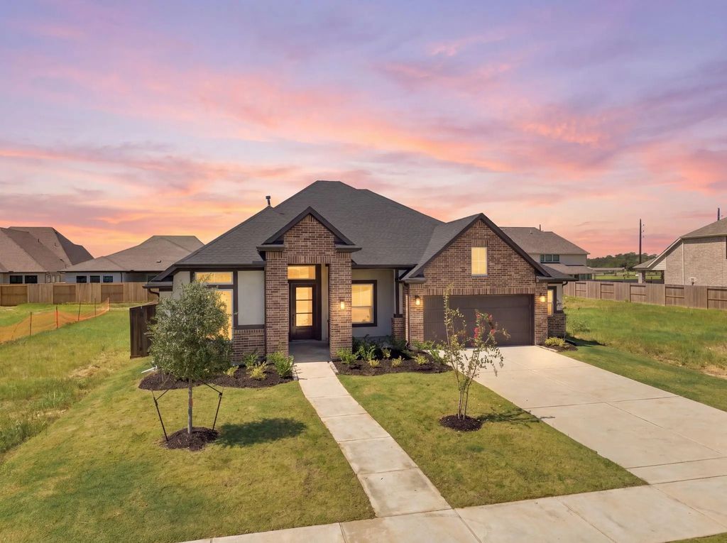 12135 Lake View Boulevard, Mont Belvieu