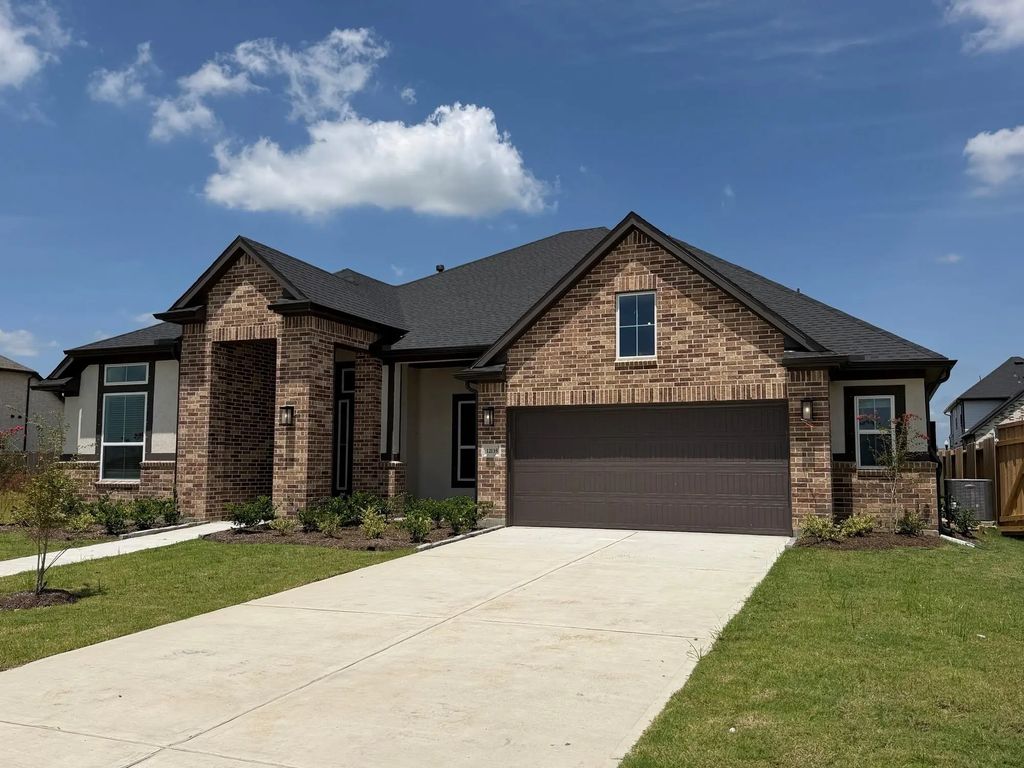 12135 Lake View Boulevard, Mont Belvieu