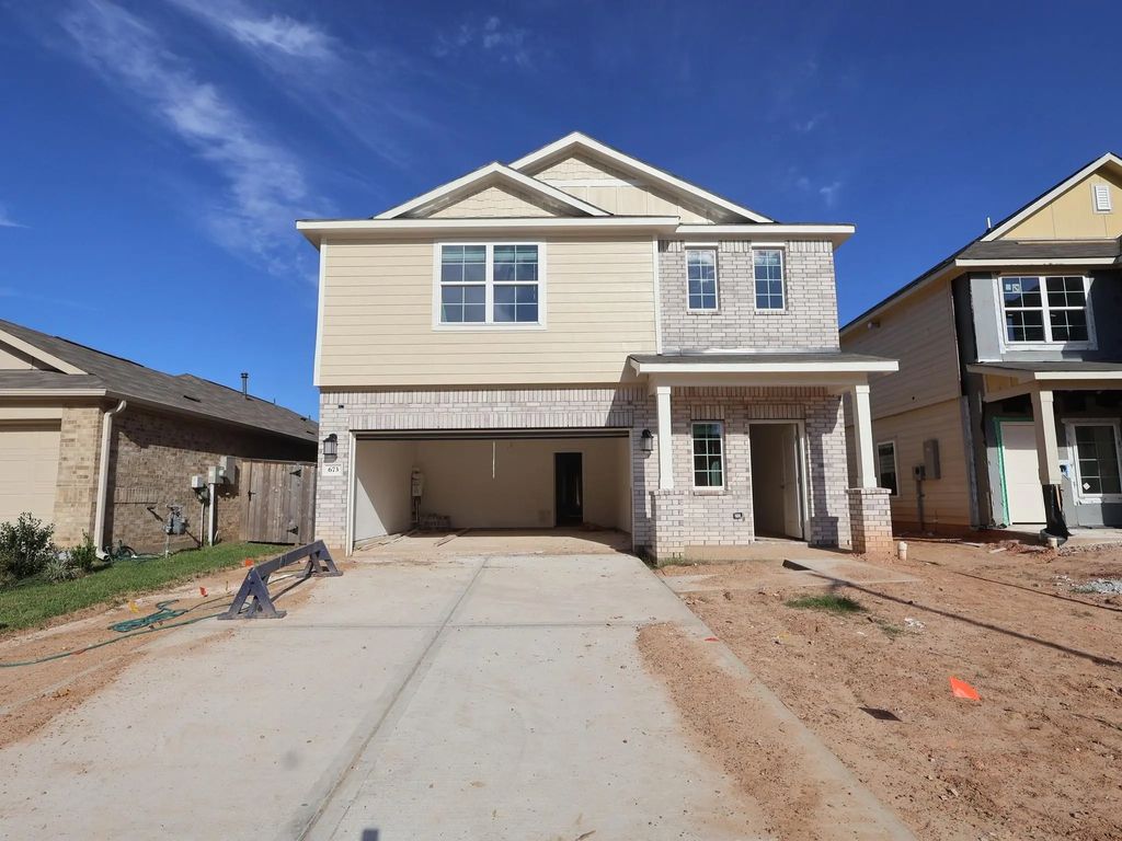 673 Falling Cave Drive, Willis