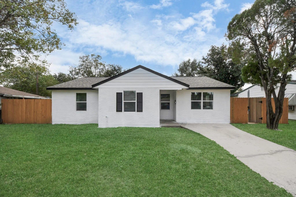 4842 Larkspur Street, Houston